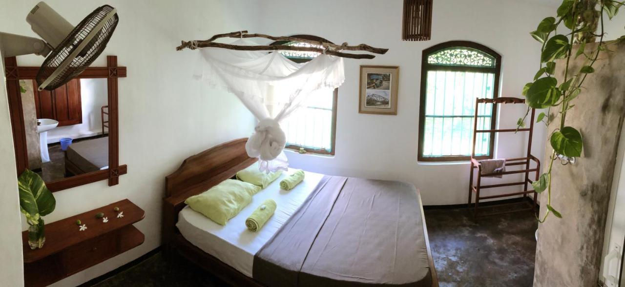Bed and Breakfast Circus Lagoon Hideaway Dodanduwa Exterior foto