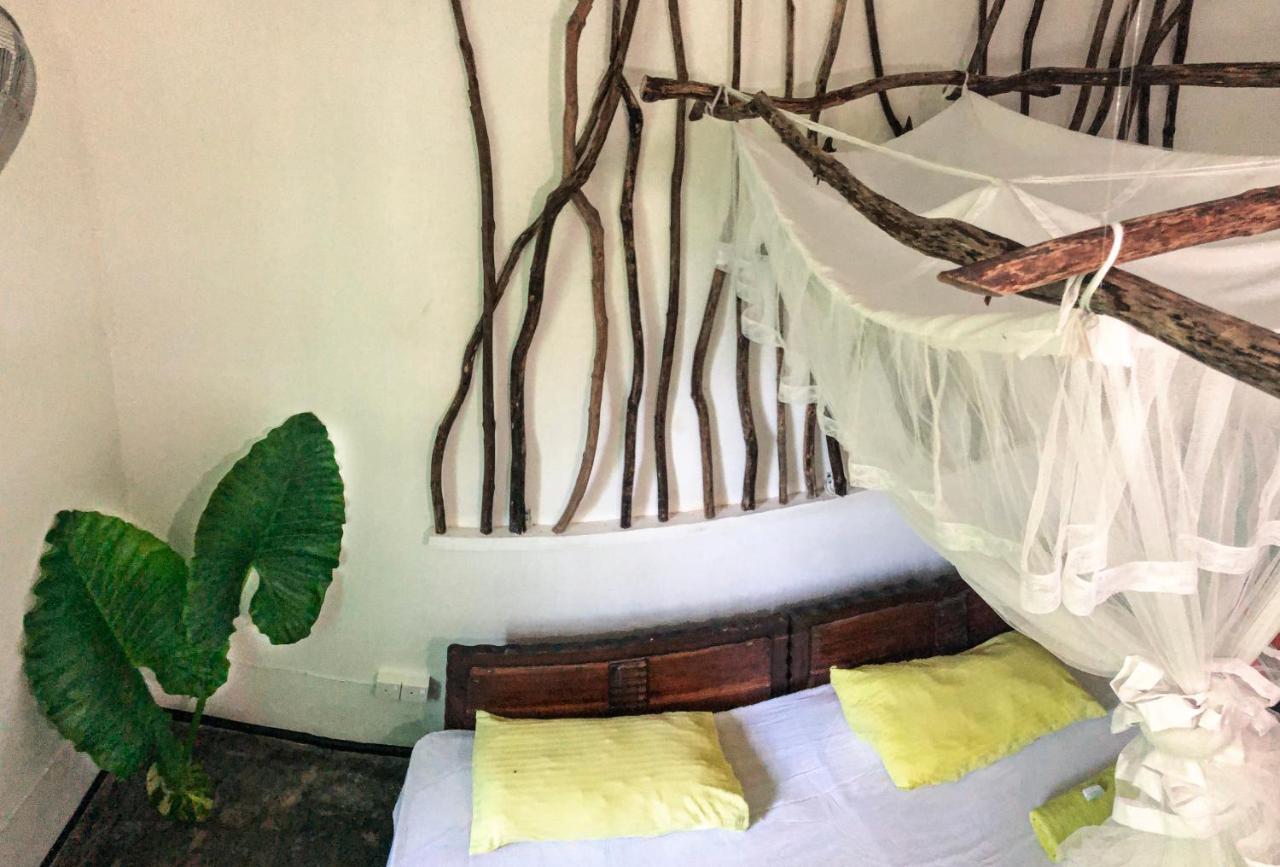 Bed and Breakfast Circus Lagoon Hideaway Dodanduwa Exterior foto