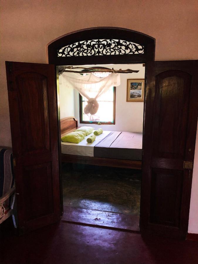 Bed and Breakfast Circus Lagoon Hideaway Dodanduwa Exterior foto